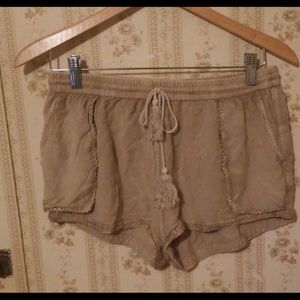 Earthbound Loose Comfortable Shorts L